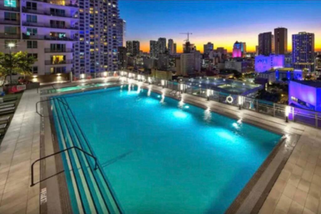 Vibrant Studio Downtown Miami Apartment Exterior foto